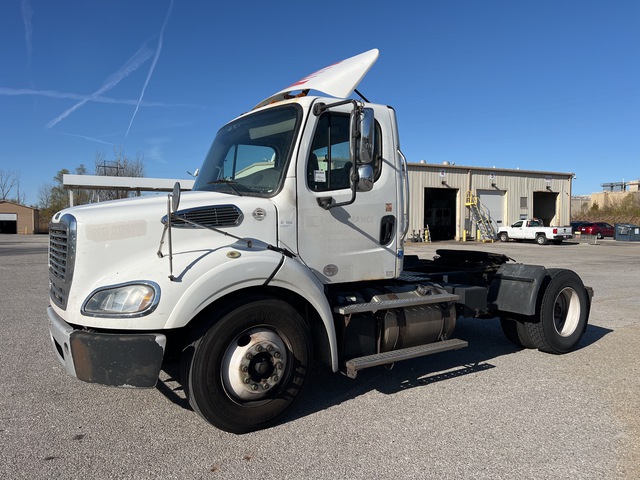 2017 Freightliner M2112 4x2 S/A Day Cab Truck Tractor