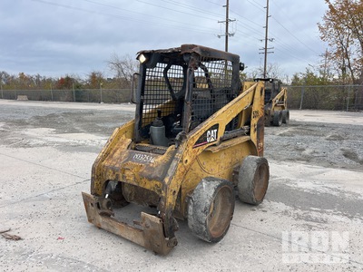 Cat 246 Chargeuse à direction à glissement