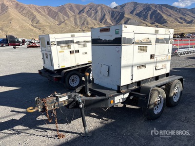 Multiquip DCA-45SSIU4 36 kW Mobile 発電機セット (250-749 kw/310-950 kva)