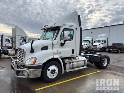 2012 Freightliner Cascadia 113 4x2 S/A Day Cab Truck Tractor