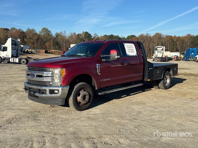 2017 Ford F-350 4x4 Crew Cab Flatbed Truck
