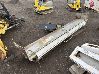Western Hydraulic Tailgate Salter with Spinner