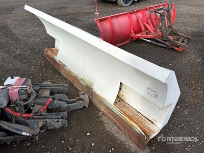Quantity of (2) Power Hitch 8 - 10 Ft Wideout Sneeuwploeg