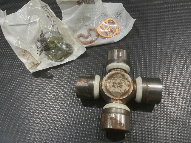 (128) Spicer 51310X Universal Joint Parts Kits