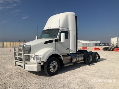 2016 Kenworth T880 6x4 تراكتور شاحنة نهارية (ثنائية المحور)