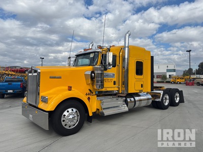 2014 Kenworth W900 6x4 T/A Sleeper Truck Tractor