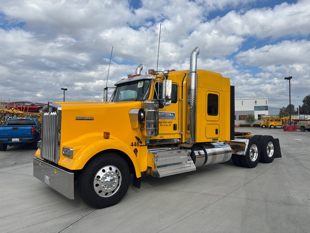 2014 Kenworth W900 6x4 T/A Sleeper Truck Tractor