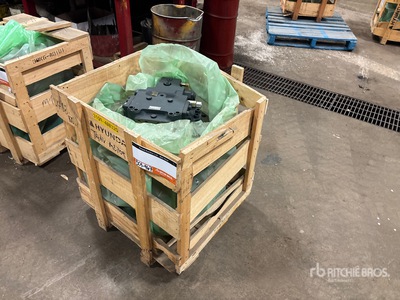 Travel Motor (Unused) - Fits Hyundai