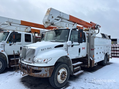 Posi-Plus 400-42-AT 46 ft on 2010 International 4400 4x2 Extended Cab Camion de cubo