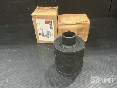 (6) Fleetguard AH19228 Air Filter Housings