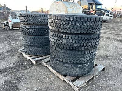 Quantity of (8) Michelin 11R22.5 Pneus