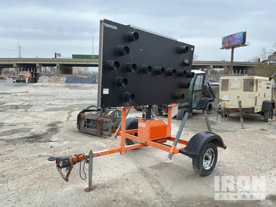 2015 Trafcon BA-10-1 Solar を見 Arrow Board