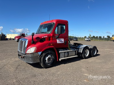 2013 Freightliner Cascadia 113 6x4 T/A Day Cab Truck Tractor