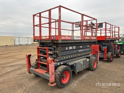 2013 Skyjack SJ7135RT 4x4 Dual Fuel Scissor Lift