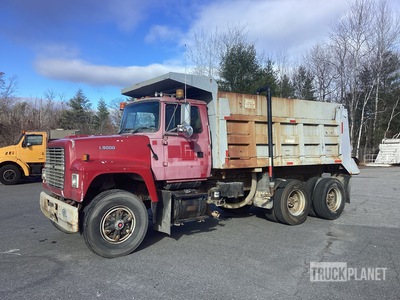 1995 Ford L9000 6x4 Wassertank-Lkw
