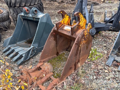 CWS 32 in Digging Excavator Bucket