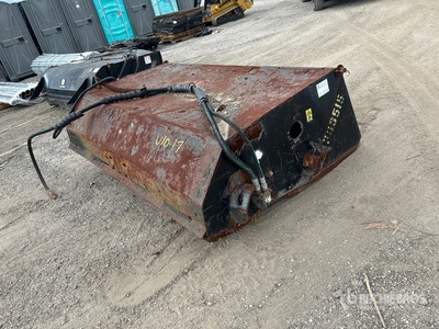 Cat BU118 76 in Broom Attachment