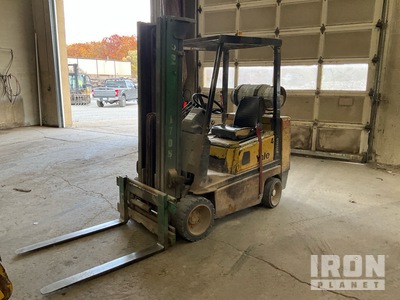 Yale GLC040 4600 lb Pneumatic Tire رافعة شوكية