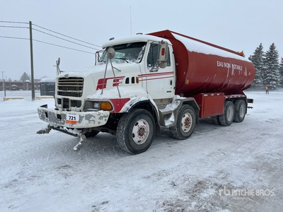 2000 Sterling LT9513 20600 L 8x4 Twin-Steer Water Truck