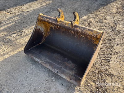 Brandt 41 in Cleanup Excavator Bucket - Fits 50G