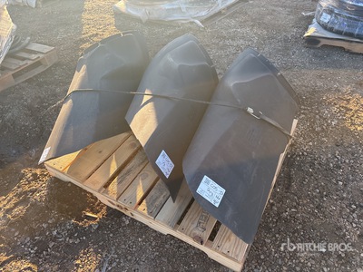 Quantity of (3) Combine Auger Shoot معدات متنوعة للكسارة