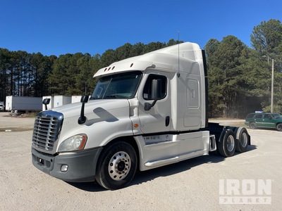 2013 Freightliner Cascadia 6x4 T/A Sleeper Truck Tractor