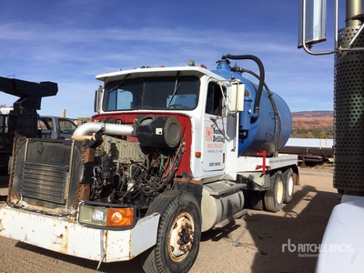 Masport on 1991 International 9400 6x4 Vacuum Excavator Truck (Inoperable)