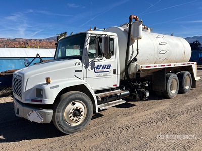 2002 Freightliner FL-80 6x4 Cysterna próżniowa (Inoperable)