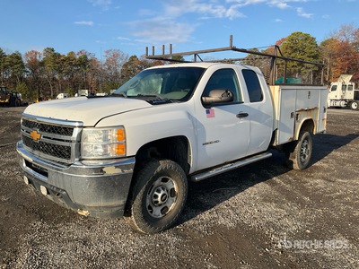 2013 Chevrolet Silverado 2500 4x4 Extended Cab Utility Truck