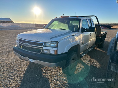 2006 Chevrolet 3500 4x4 Crew Cab Flatbed Truck