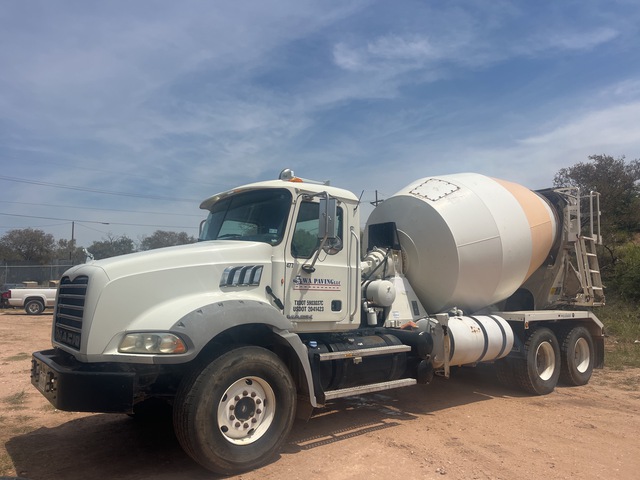 2014 Mack GU813 6x4 Mixer Truck