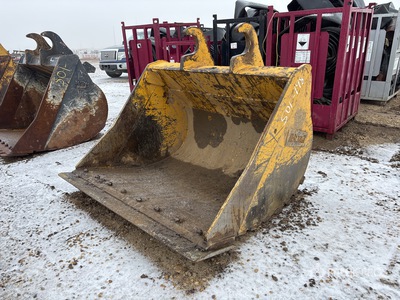 Brandt 66 in Cleanup バケット - Fits JD 250/290/300