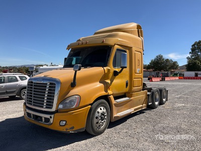 2016 Freightliner Cascadia 125 6x4 Tractocamion con Dormitorio (INOPERABLE) / T/A Sleeper Truck Tractor (Inoperable)