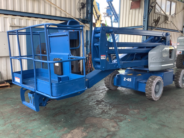 2004 Genie Z45/25DC Electric Articulating Boom Lift 2004 Genie Z45/25DC Electric Articulating Boom Lift
