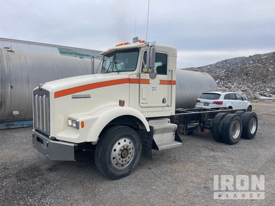1990 Kenworth T800 6x4 Cab and Chassis (Inoperable)