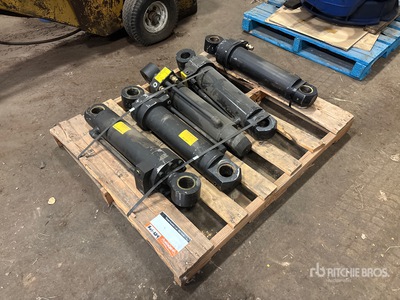 Quantity of (5) Rig Matt Cylinders
