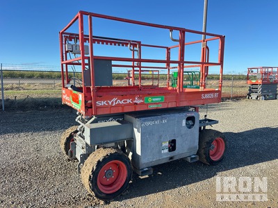 2016 Skyjack SJ6826 RT Dual Fuel 4x4 Scissor Lift