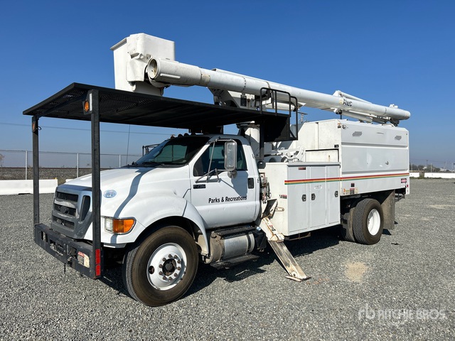 Altec LR760-E70 70 ft on 2012 Ford F-750 XL 4x2 Forestry Chipper Body Bucket Truck