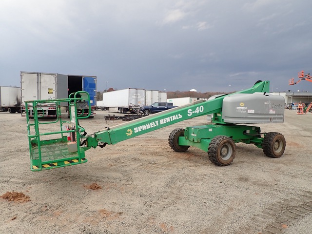 2015 Genie S40 4WD Diesel Telescopic Boom Lift