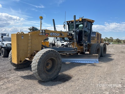 John Deere 670GP Motoniveladora