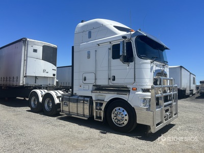 2015 Kenworth K200 Big Cab Aerodyne 6x4 T/A Sleeper Truck Tractor