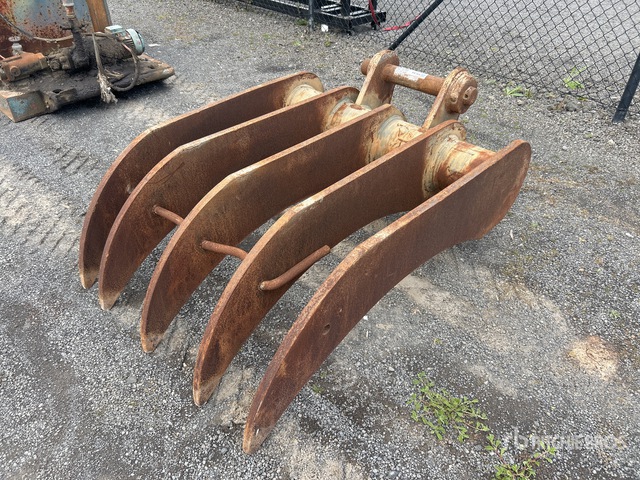 1100 mm Q/C Excavator Rake | Ritchie Bros. Auctioneers
