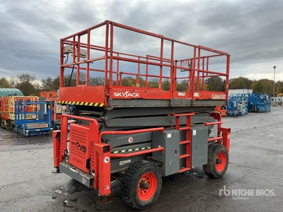 2016 Skyjack SJ8841 4x4 Diesel Scissor Lift