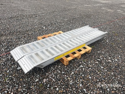 6 Ton Aluminum Loading Ramps (Unused)