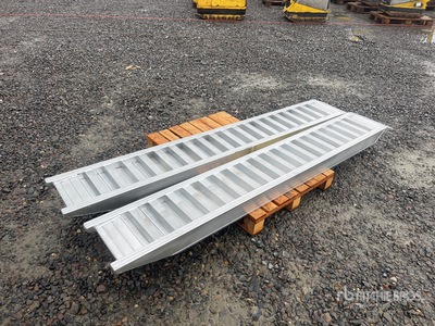 6 Ton Aluminum Loading Ramps (Unused)