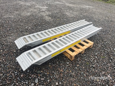 6 Ton Aluminum Loading Ramps (Unused)