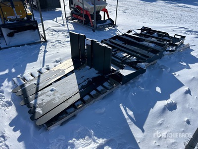 Quantity of (4) 2025 Mower King SA Horquillas para minicargadora (Unused)