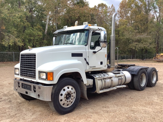 2013 Mack CHU613 6x4 T/A Day Cab Truck Tractor