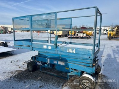 MEC Electric Ascenseur à ciseaux (Inoperable)