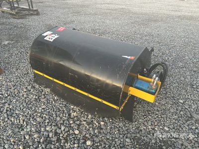 2025 GIYI BS43 Mini Boxbroom Skid Steer Sweeper (Unused)